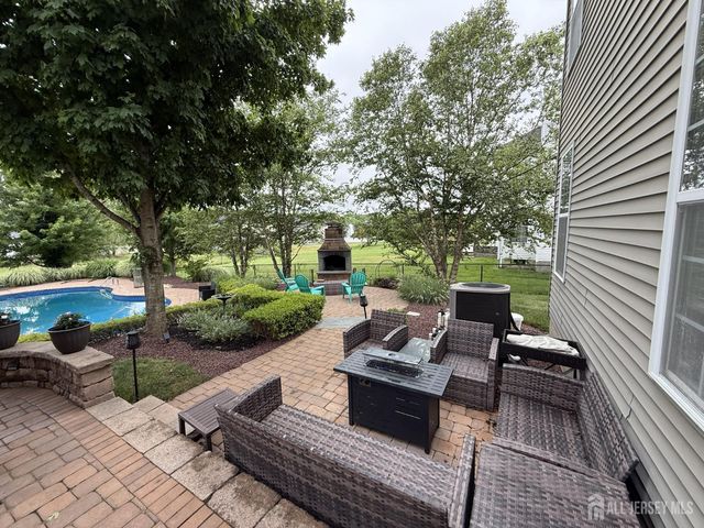 27 Mitchell Drive, Monroe, NJ 08831