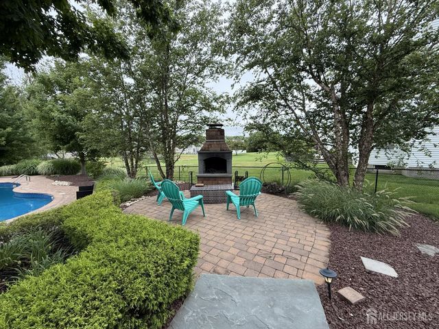 27 Mitchell Drive, Monroe, NJ 08831