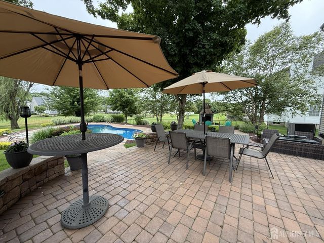 27 Mitchell Drive, Monroe, NJ 08831