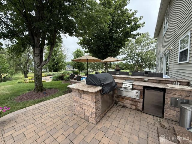 27 Mitchell Drive, Monroe, NJ 08831