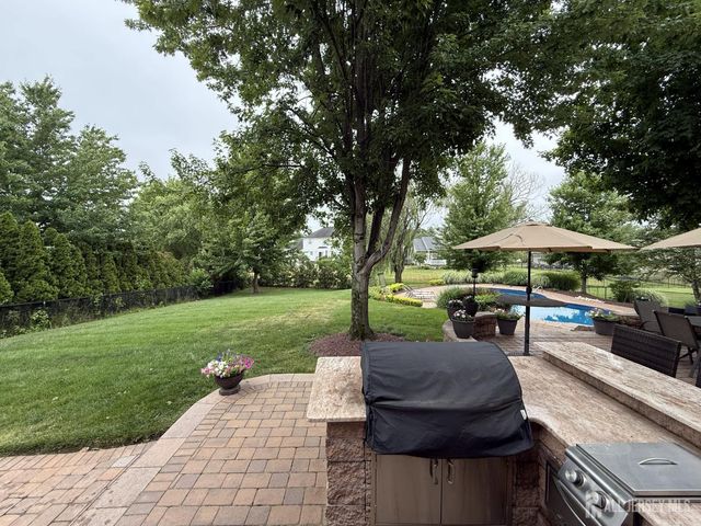 27 Mitchell Drive, Monroe, NJ 08831