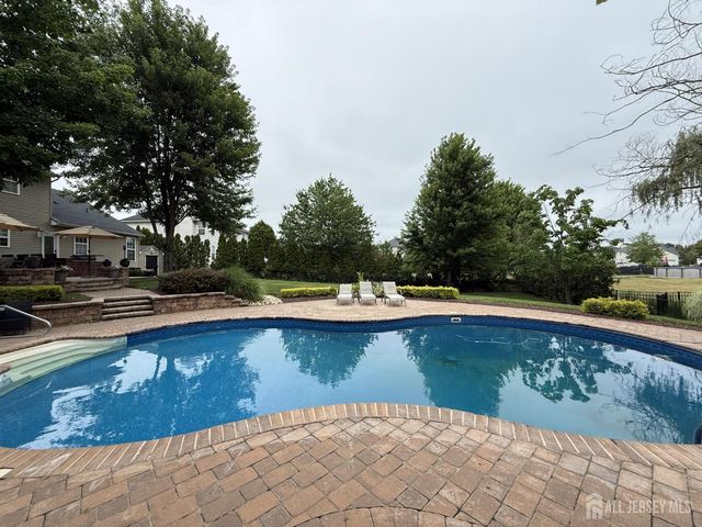 27 Mitchell Drive, Monroe, NJ 08831