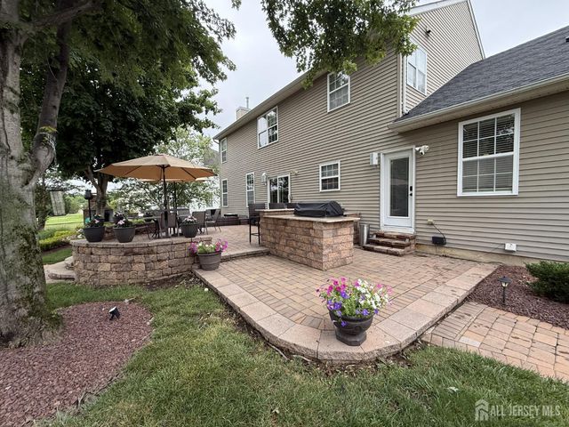27 Mitchell Drive, Monroe, NJ 08831