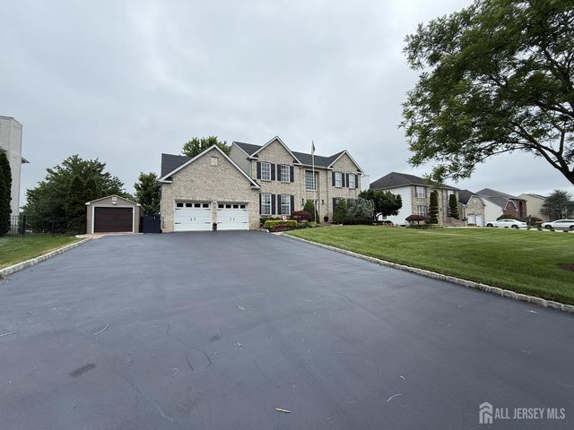 27 Mitchell Drive, Monroe, NJ 08831