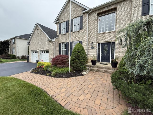 27 Mitchell Drive, Monroe, NJ 08831