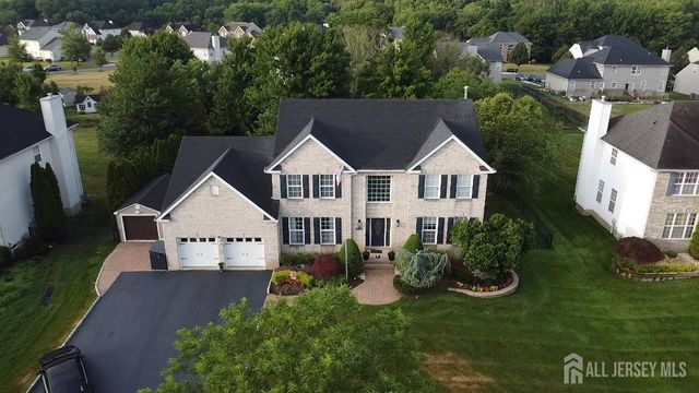 27 Mitchell Drive, Monroe, NJ 08831