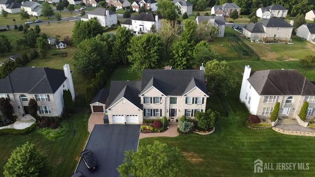 27 Mitchell Drive, Monroe, NJ 08831