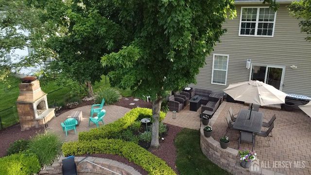 27 Mitchell Drive, Monroe, NJ 08831