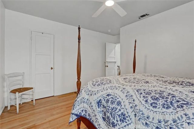 17415 Victory Boulevard, Lake Balboa, CA 91406