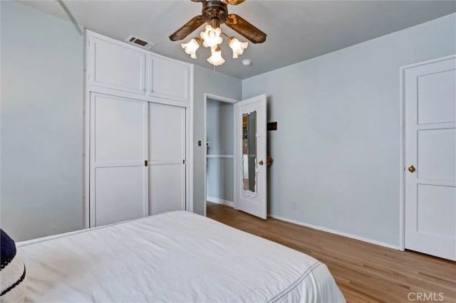 17415 Victory Boulevard, Lake Balboa, CA 91406
