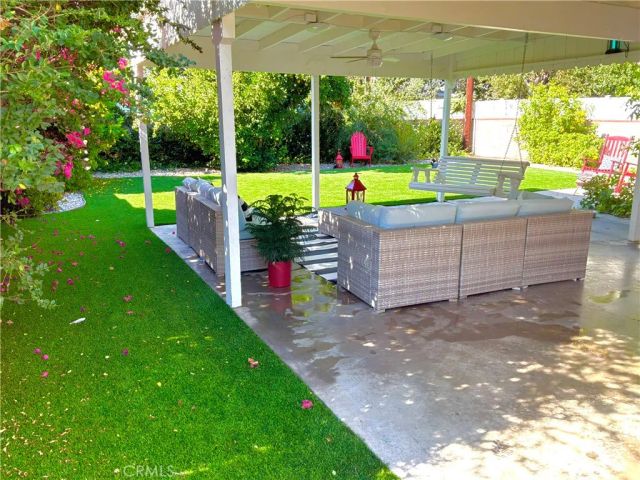 17415 Victory Boulevard, Lake Balboa, CA 91406