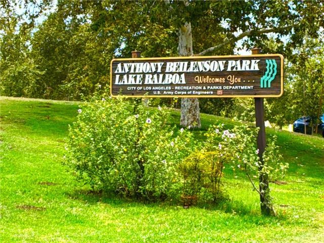 17415 Victory Boulevard, Lake Balboa, CA 91406
