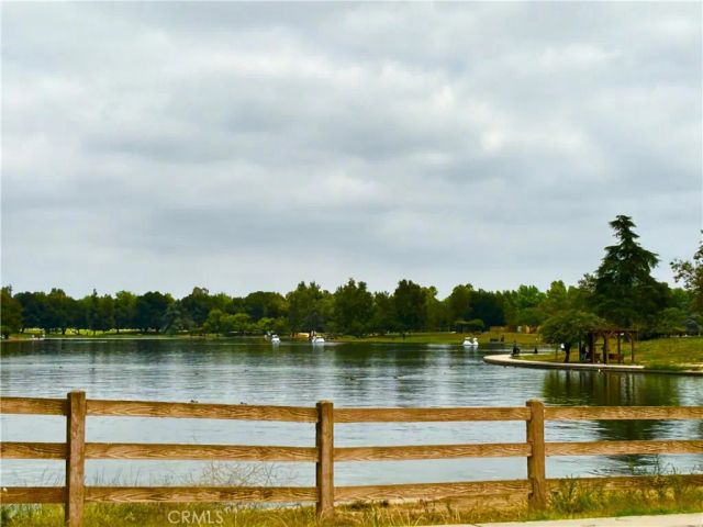 17415 Victory Boulevard, Lake Balboa, CA 91406