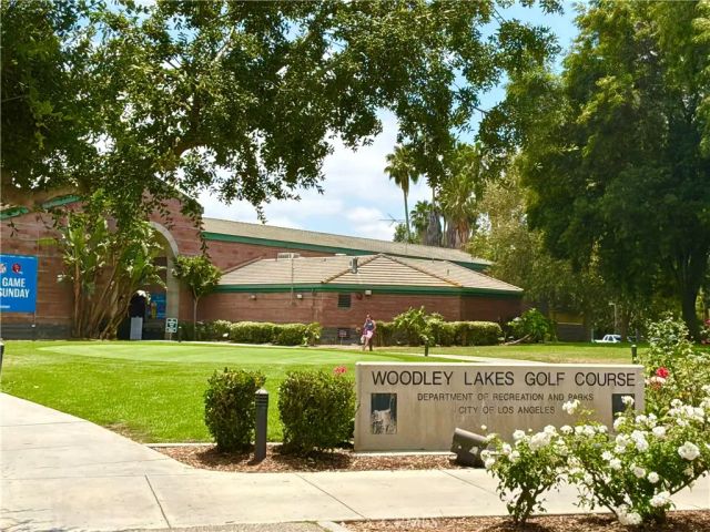 17415 Victory Boulevard, Lake Balboa, CA 91406