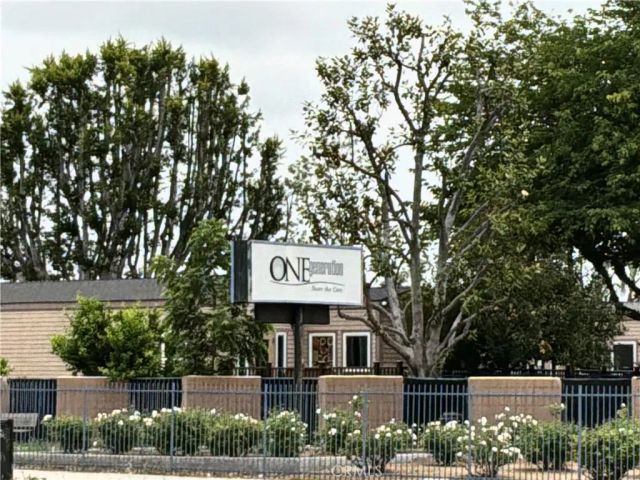 17415 Victory Boulevard, Lake Balboa, CA 91406