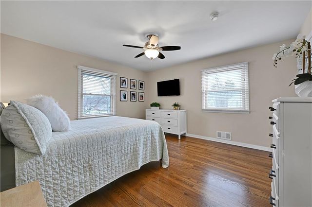 5814 W 84th Terrace, Overland Park, KS 66207