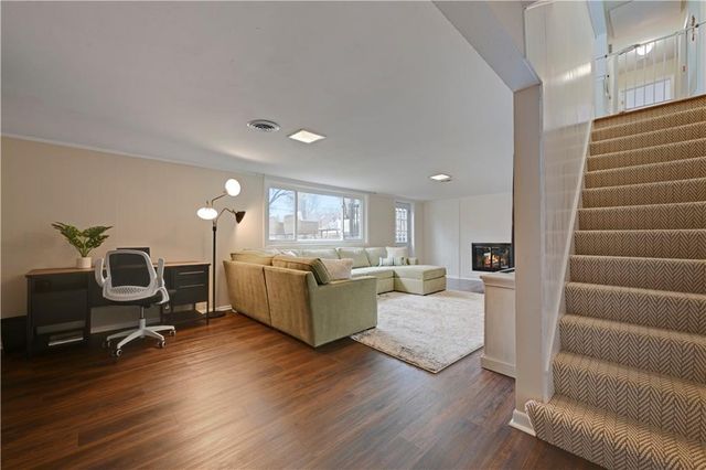 5814 W 84th Terrace, Overland Park, KS 66207