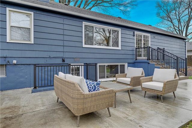 5814 W 84th Terrace, Overland Park, KS 66207