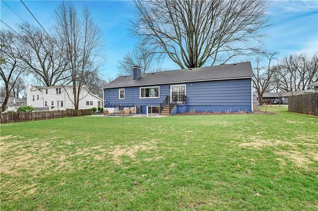 5814 W 84th Terrace, Overland Park, KS 66207