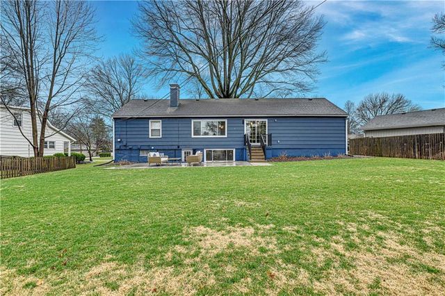 5814 W 84th Terrace, Overland Park, KS 66207