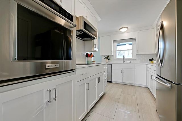 5814 W 84th Terrace, Overland Park, KS 66207