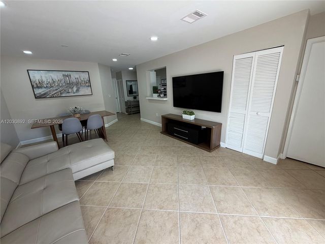 4712 NW 114th Ave 202, Doral, FL 33178