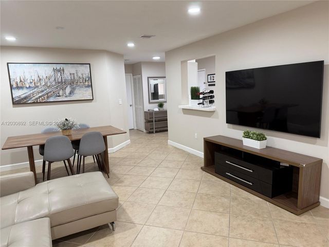 4712 NW 114th Ave 202, Doral, FL 33178
