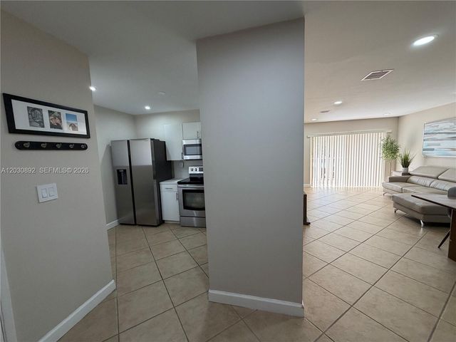 4712 NW 114th Ave 202, Doral, FL 33178