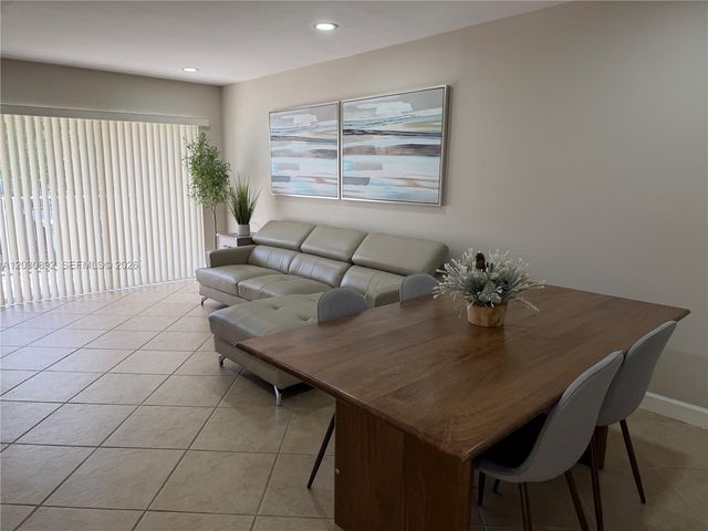 4712 NW 114th Ave 202, Doral, FL 33178