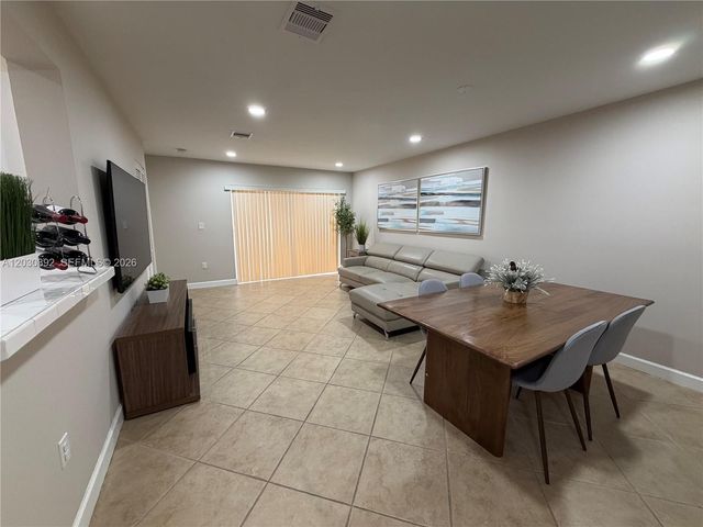 4712 NW 114th Ave 202, Doral, FL 33178