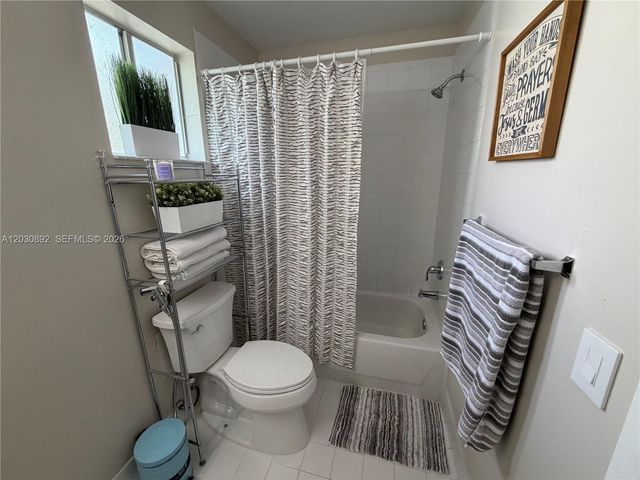 4712 NW 114th Ave 202, Doral, FL 33178