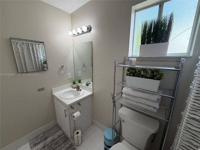 4712 NW 114th Ave 202, Doral, FL 33178
