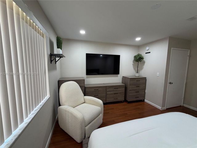 4712 NW 114th Ave 202, Doral, FL 33178