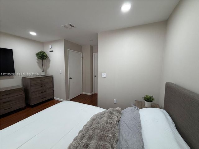 4712 NW 114th Ave 202, Doral, FL 33178