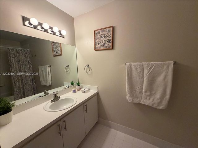 4712 NW 114th Ave 202, Doral, FL 33178