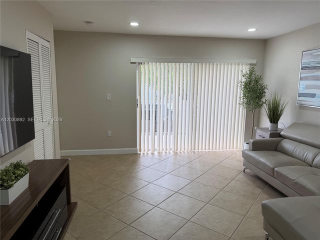4712 NW 114th Ave 202, Doral, FL 33178