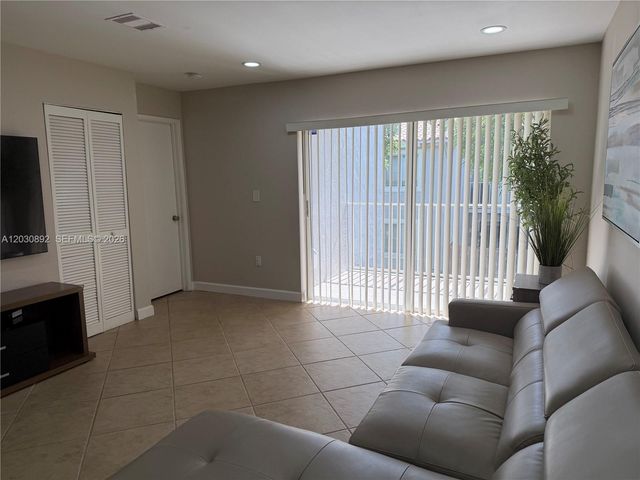 4712 NW 114th Ave 202, Doral, FL 33178