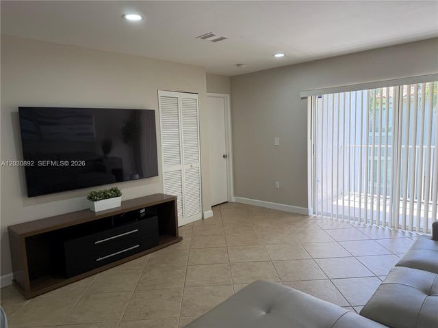 4712 NW 114th Ave 202, Doral, FL 33178