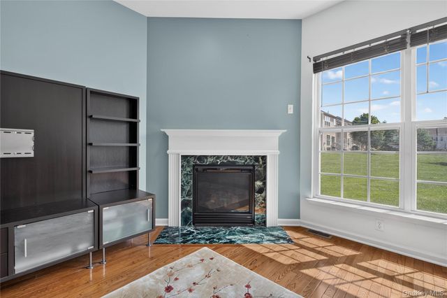 30 Banbury Way 1204, Newburgh, NY 12550