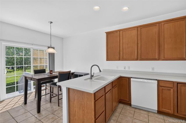 30 Banbury Way 1204, Newburgh, NY 12550