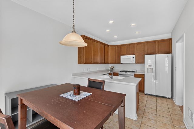 30 Banbury Way 1204, Newburgh, NY 12550