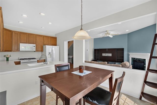 30 Banbury Way 1204, Newburgh, NY 12550