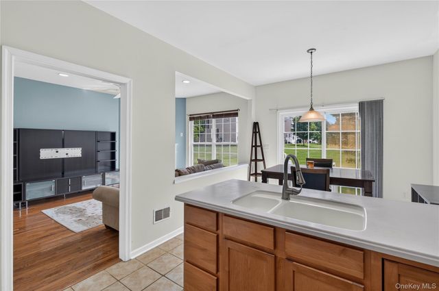 30 Banbury Way 1204, Newburgh, NY 12550