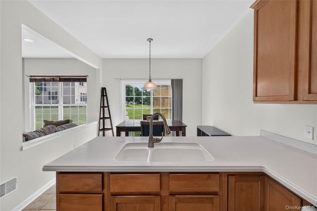 30 Banbury Way 1204, Newburgh, NY 12550