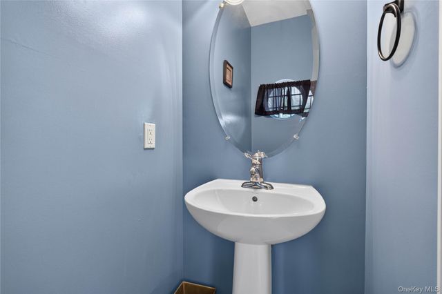 30 Banbury Way 1204, Newburgh, NY 12550