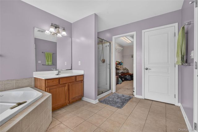30 Banbury Way 1204, Newburgh, NY 12550