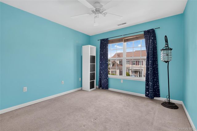 30 Banbury Way 1204, Newburgh, NY 12550