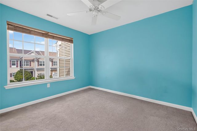 30 Banbury Way 1204, Newburgh, NY 12550