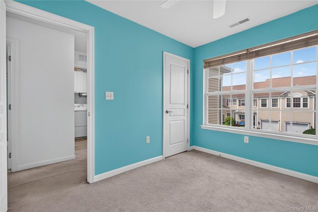 30 Banbury Way 1204, Newburgh, NY 12550