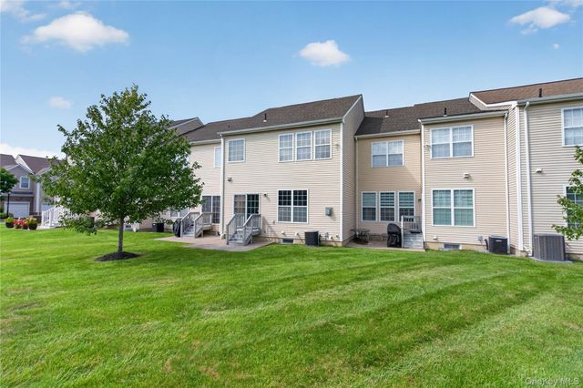 30 Banbury Way 1204, Newburgh, NY 12550